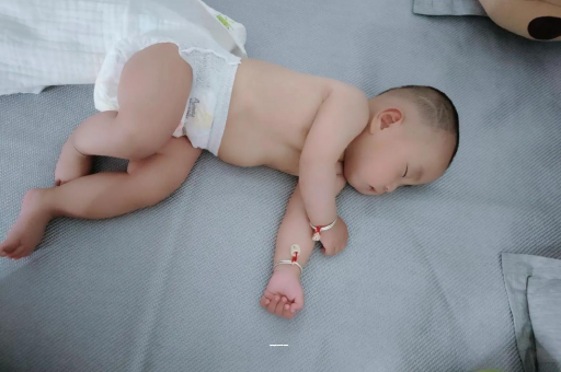 冠县孕妇肚子一跳一跳